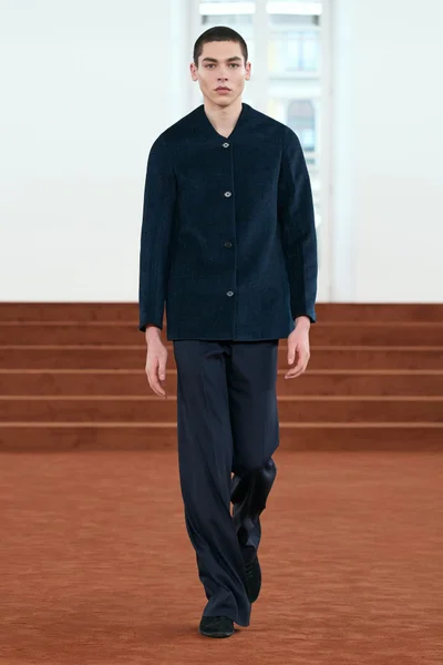 Look 38